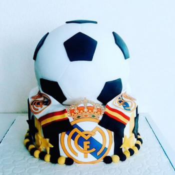 boys football cakes