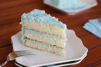 Magnolia Bakery&#039;s Vanilla Birthday Cake