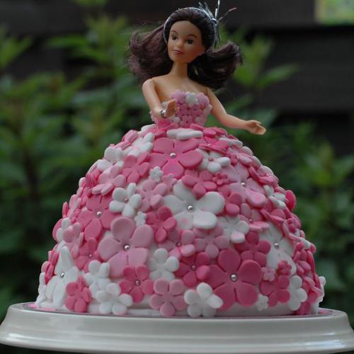 Barbie cake - Decorated Cake by Dolce Follia-cake design - CakesDecor-sgquangbinhtourist.com.vn